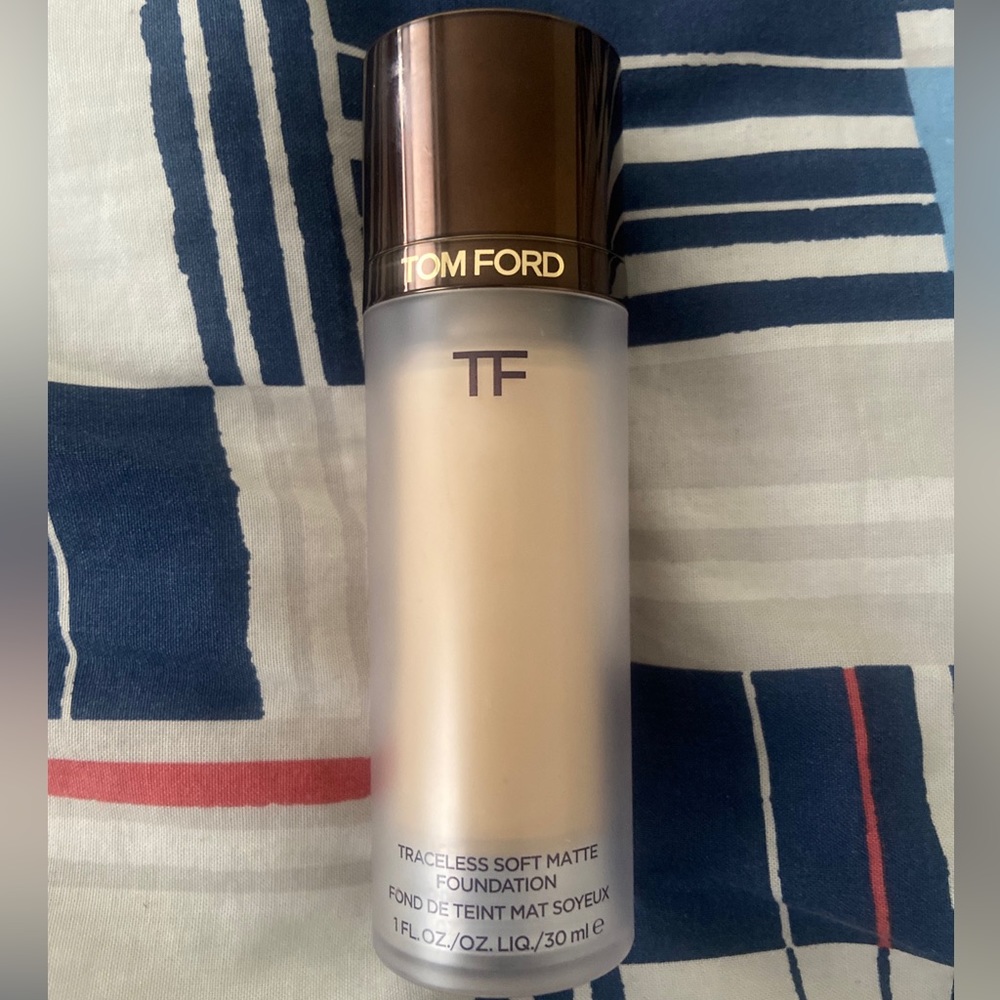 Tom Ford Traceless Soft Matte Foundation  1.4 bone 30ml/1oz Foundation Makeup.